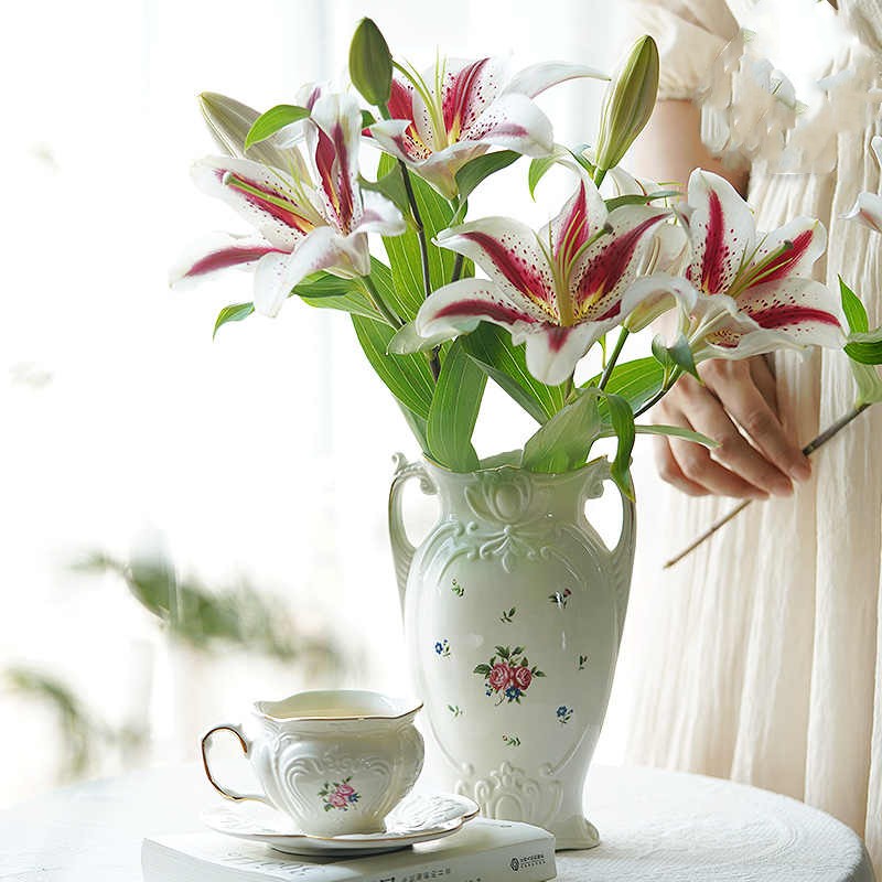 Flower Vases Can Be Used For Hydroponic Arrangements