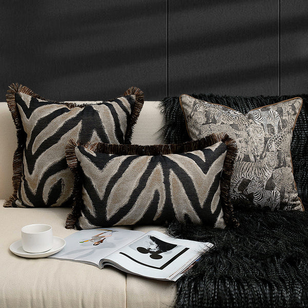 Sample-room Set Of Modern Luxury Sofa Throw Pillows